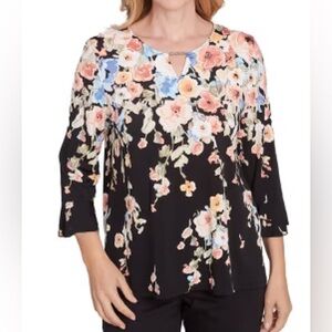 NWOT! Alfred Dunner Falling Florals Silky Knit Top, SMALL